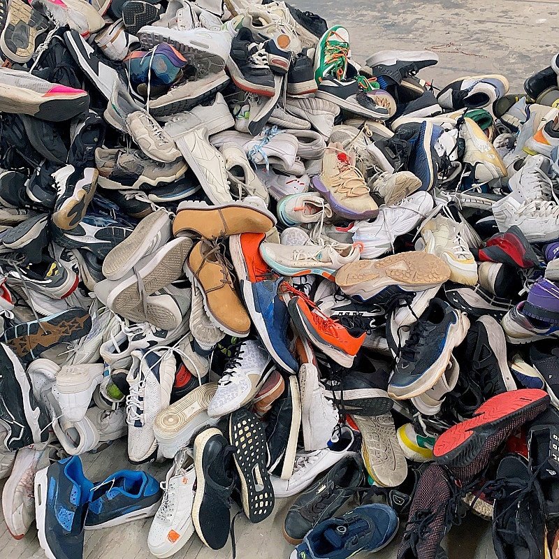 International men's and women's sneakers brands used shoes Second hand shoes for export basketball soccer boots
