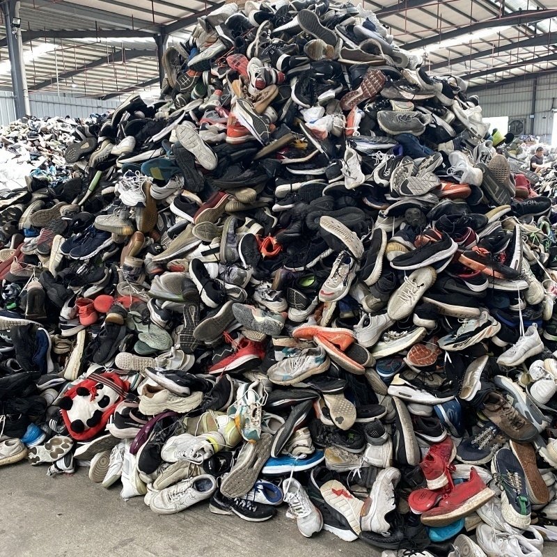 International men's and women's sneakers brands used shoes Second hand shoes for export basketball soccer boots