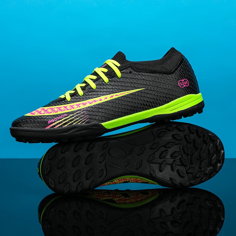 High Quality Professional Soccer Shoes Summer/Winter Autumn Season Cr7 Football Boots TPU Insole Mesh Fashion Style Outdoor Use