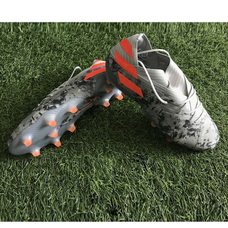 Wholesale Professional Custom Popular Design Freak Fg/Tf Solid Training Sport Soft Match Athletic Man Women Soccer Cleat Shoes