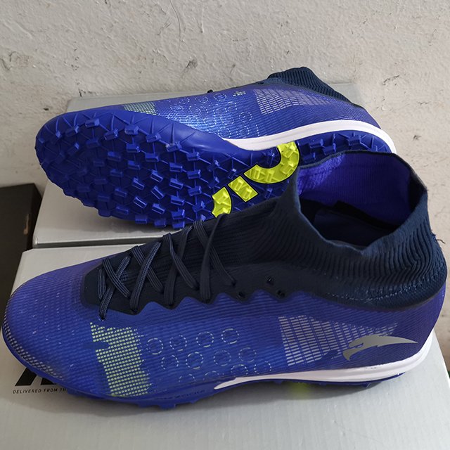 Long spike non-slip high-top men's and women's soccer boot fashion wear-resistant training shoes grass outdoor soccer cleats