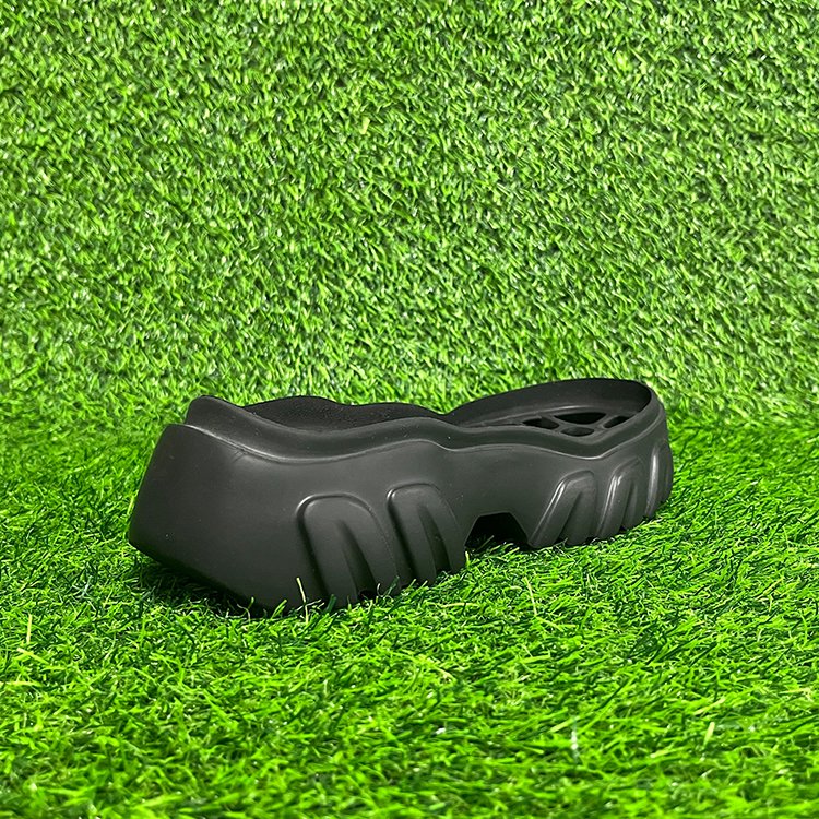 Factory-Produced Lightweight Anti-Slip Wear-Resistant Black IP Soles Durable Fashionable Choice with Eco-Friendly Materials