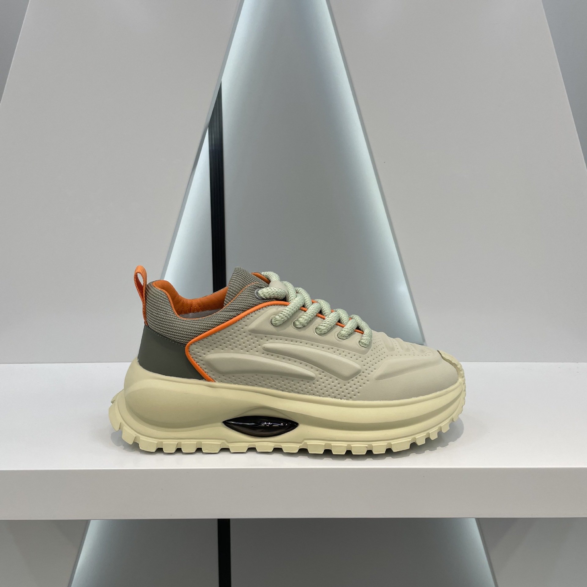 2024 fall new casual sports shoes for men and women soft sole increase casual skateboard shoes lace-up shoes