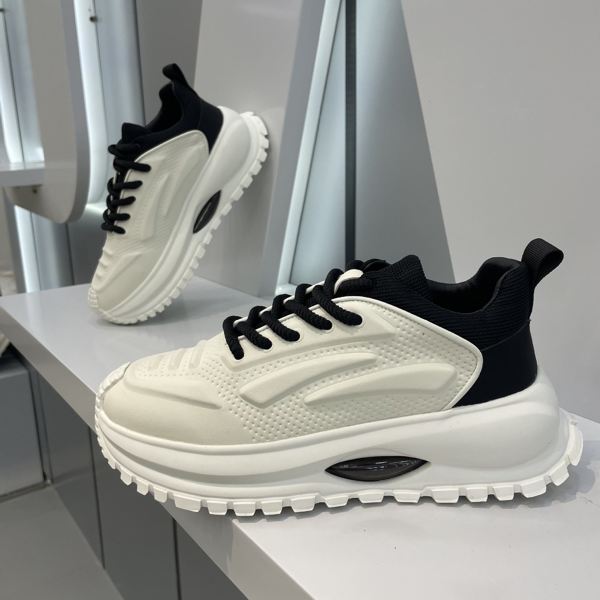 2024 fall new casual sports shoes for men and women soft sole increase casual skateboard shoes lace-up shoes