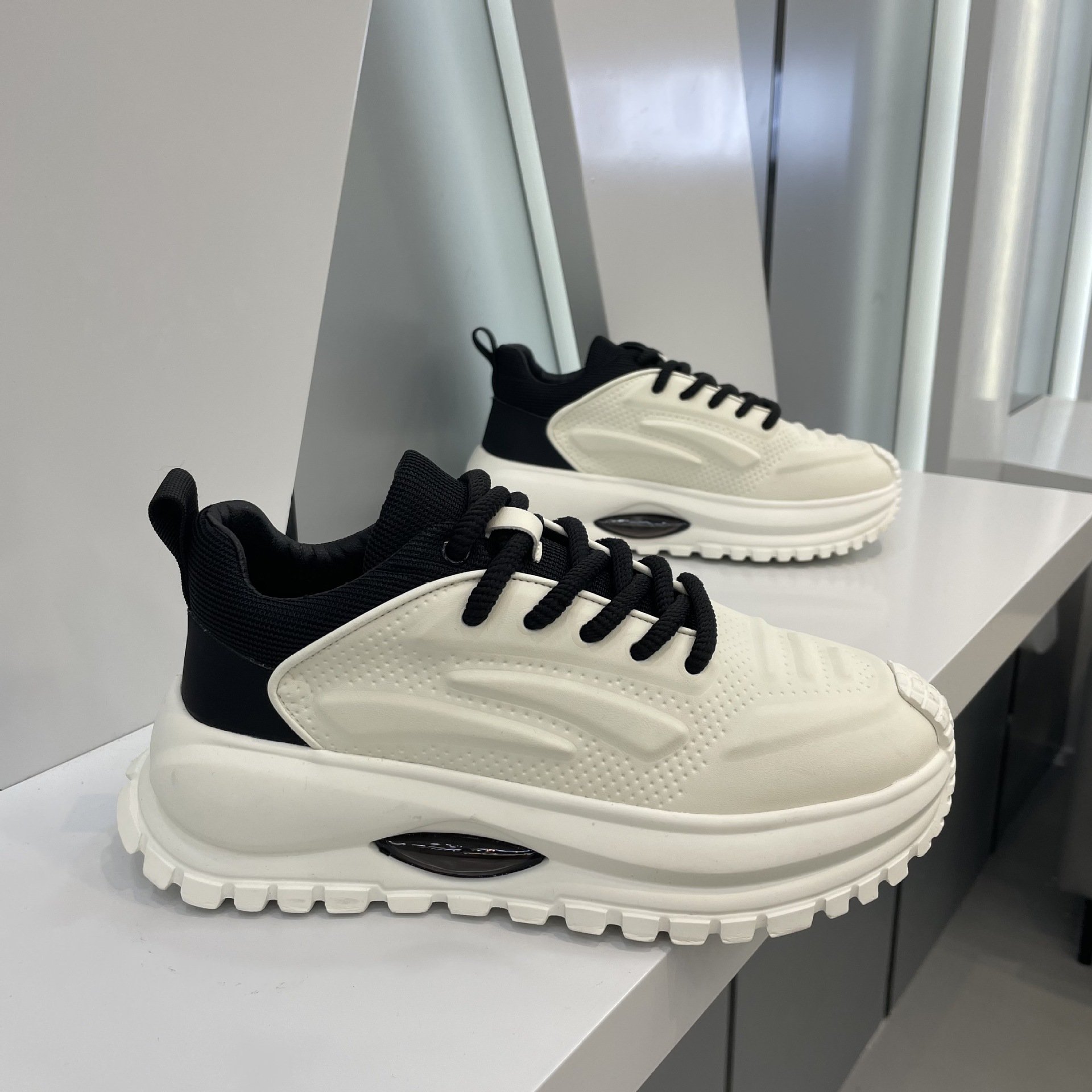2024 fall new casual sports shoes for men and women soft sole increase casual skateboard shoes lace-up shoes