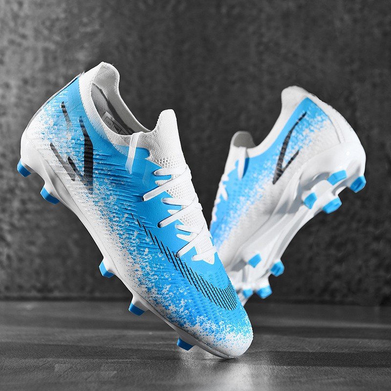 wholesale white and black Gradient printing in fine particle upper soccer football shoes low cut TPU sole mens soccer boot