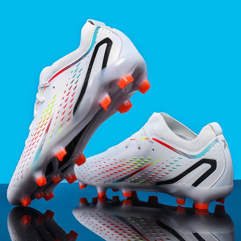 2023 Manufacturer Wholesale High Quality Wearable Soccer Shoes Men's Outdoor Breathable Lightweight Soccer Boots