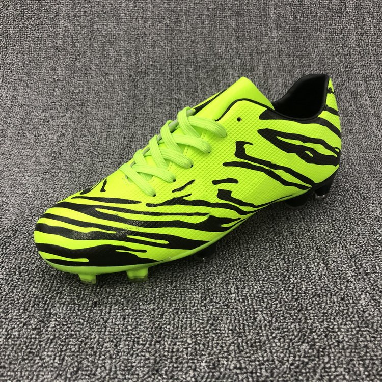 Soccer Shoes Child And Youth Outdoor Football Shoes Men Sneakers Anti-Slip Nail Soccer Boots Sport Shoes