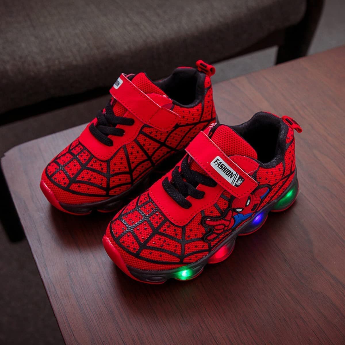 Wholesale New Sports Shoes Kids Spider Man LED Luminous Children's Shoes Boys Casual Shoes Stock Sneakers Soft Sole Cartoon
