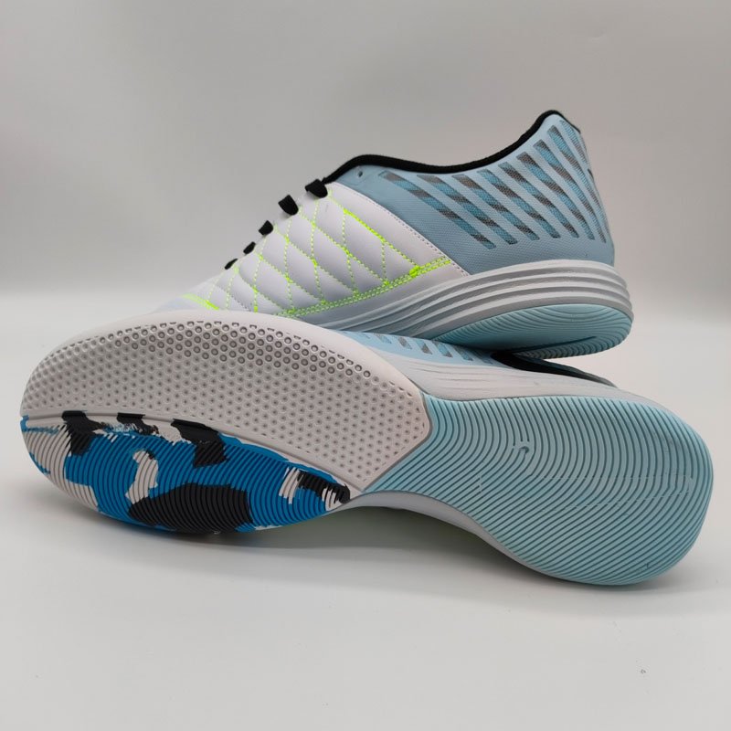 Lightweight wear-resistant Breathable competition training shoes hot selling sports training shoes anti slip soccer shoe
