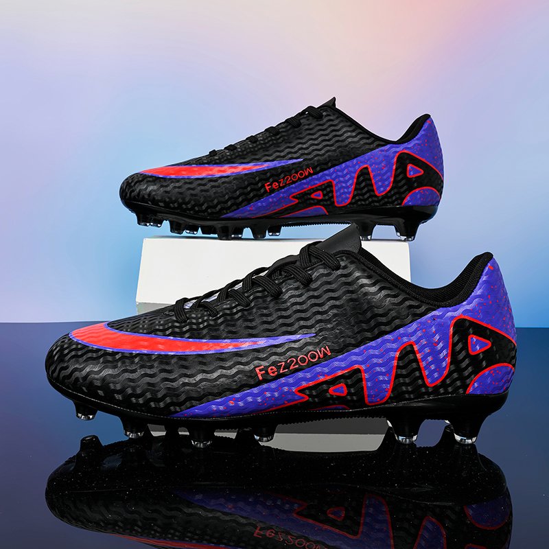 Soccer shoes New fashion factory cheap outdoor sports and leisure men's football shoes