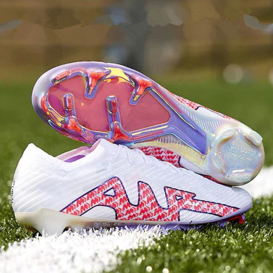 2024 Hot Selling Fashionable Style Soccer Shoes For Men Soccer Boots Best Selling Football Shoes Cleats Soccer Boots