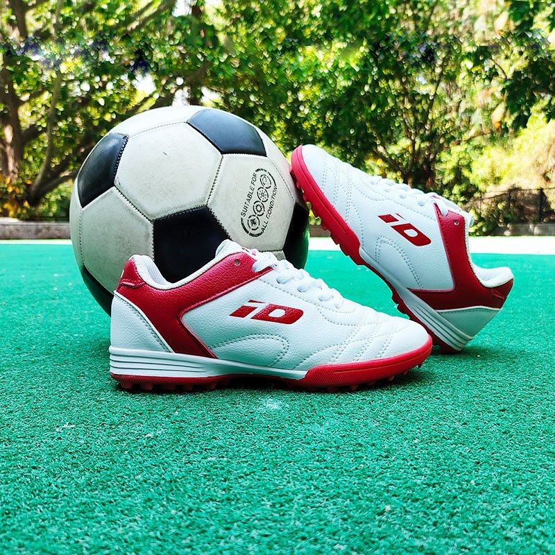 Wholesale Soccer Shoes Customize Logo Multicolor Comfortable Casual Fashion And Breathable Football Shoes Sport Sneakers