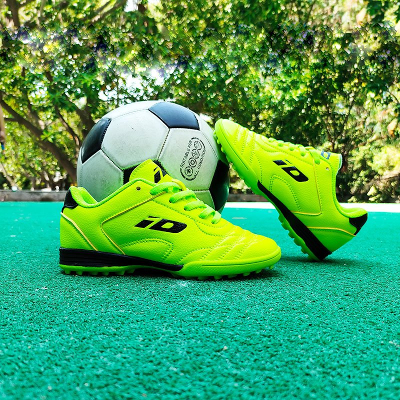 Wholesale Soccer Shoes Customize Logo Multicolor Comfortable Casual Fashion And Breathable Football Shoes Sport Sneakers