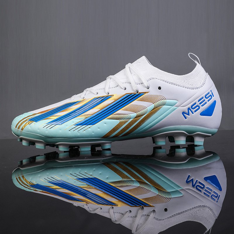 high quality Soccer Boots Men Soccer Shoes Anti Training Outdoor Football Boots Low cut fashionable youth sneakers