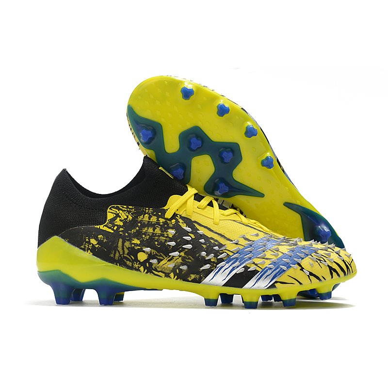 Soccer Sport Shoes Outdoor New Season Soccer Shoes Adult Football Boots Sport Professional Cleats Football Shoes CR7