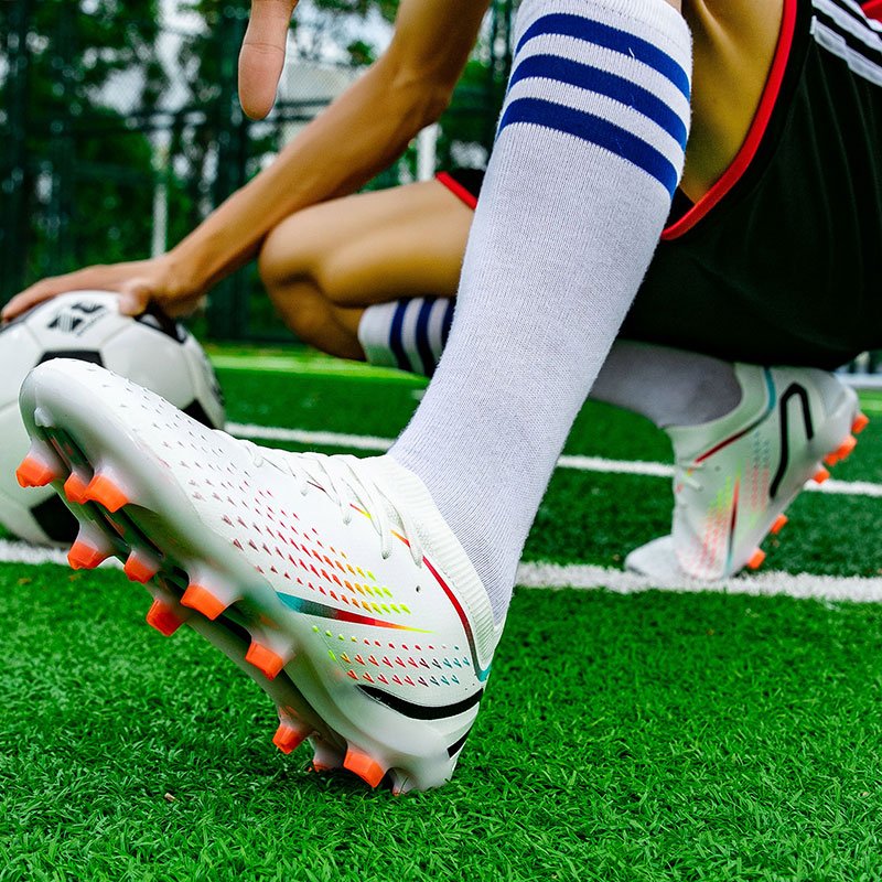 High Quality Wholesale Football Black Boots Men's Outdoor Sports Boots Lightweight Breathable Men's Sneakers Soccer Shoes