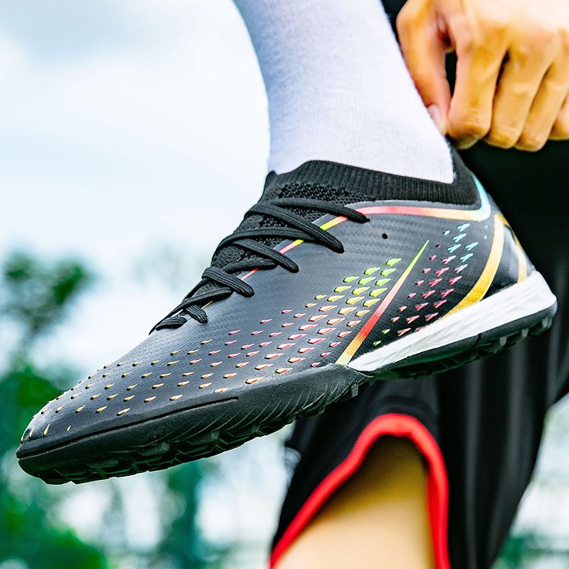 High Quality Wholesale Football Black Boots Men's Outdoor Sports Boots Lightweight Breathable Men's Sneakers Soccer Shoes