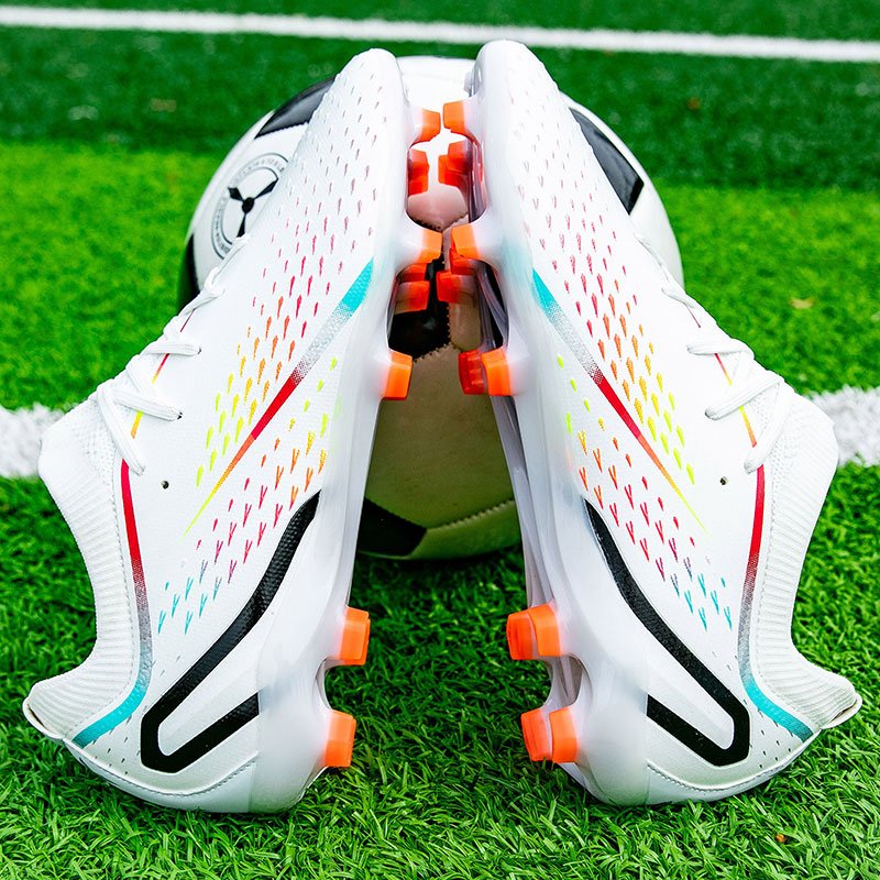 High Quality Wholesale Football Black Boots Men's Outdoor Sports Boots Lightweight Breathable Men's Sneakers Soccer Shoes