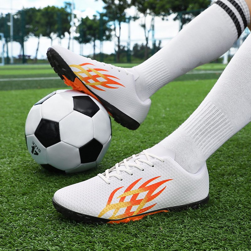 Children Low Top Short Nail Soccer Shoes Professional Training Breathavility Anti-Slip Sneakers
