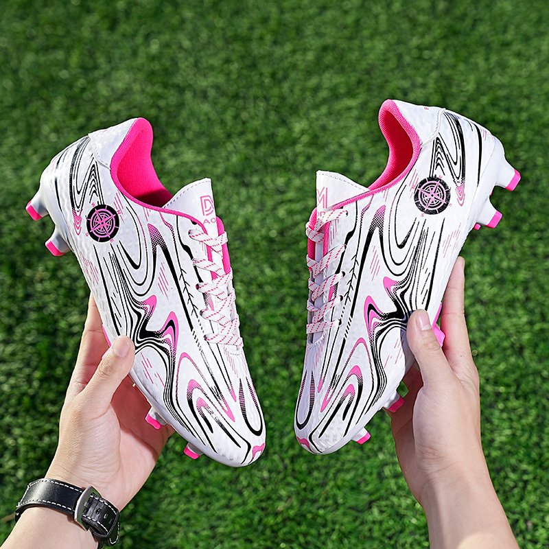 Fashion Men Sports Shoes High Quality Soccer Shoes Professional Training Football Shoes Soccer Boots for Teenagers
