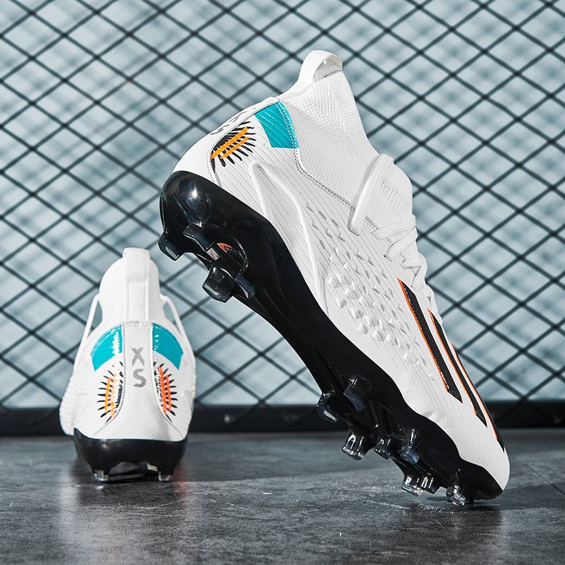 2023 Sapatos de futebol high quality fashion rubber sole outdoor grass non-slip and wear resistant soccer shoes