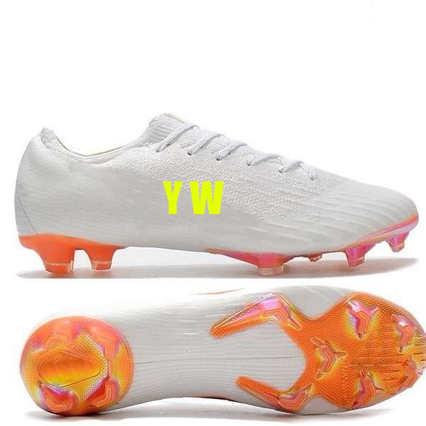 China Oem Spot Wholesale Size 36-45 Professional Men Kids Cheap Chinese Black Football Boots Soccer Shoes