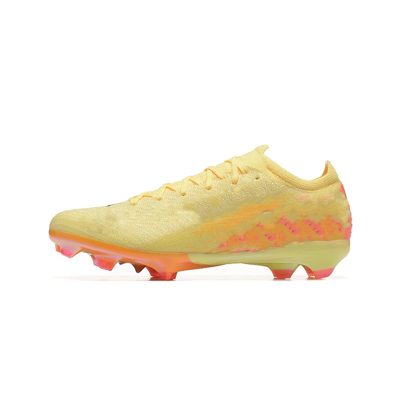 In Stock Men Football Shoes Winter Original Professional Soccer Shoes Popular Design Football Soccer Boots