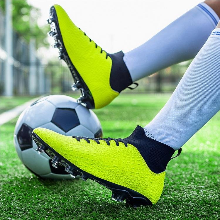 New high-top football shoes with extreme grip professional anti-slip design spikes for teenagers and children's outdoor sports