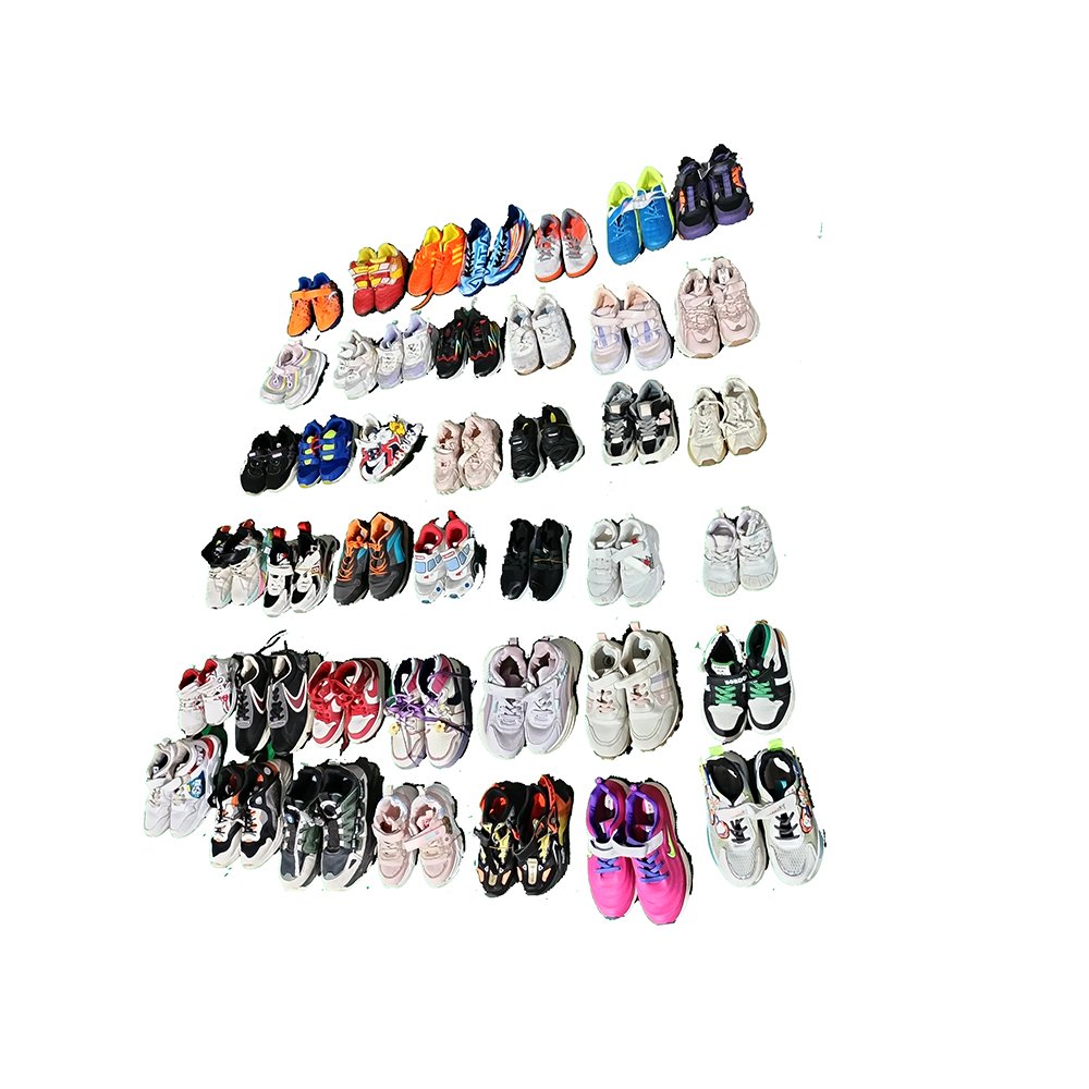 Pre owned boys and girls Chinese branded children's sport soccer football basketball shoes used for shrift shore sneaker