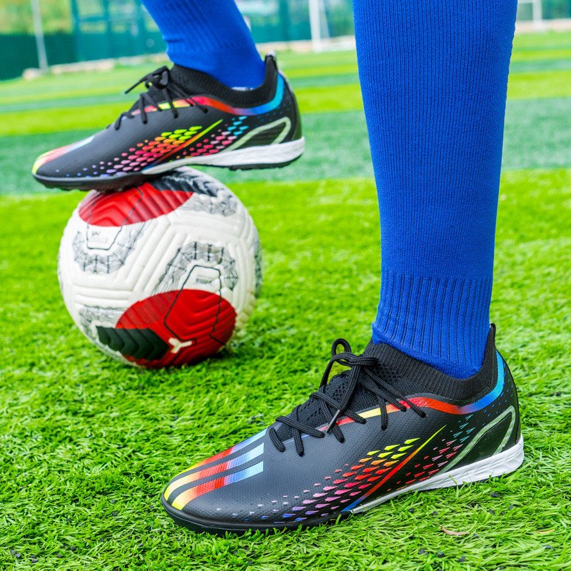 Wholesale Authentic New Breathable Football Shoes Training Shoes Men's Football Shoes