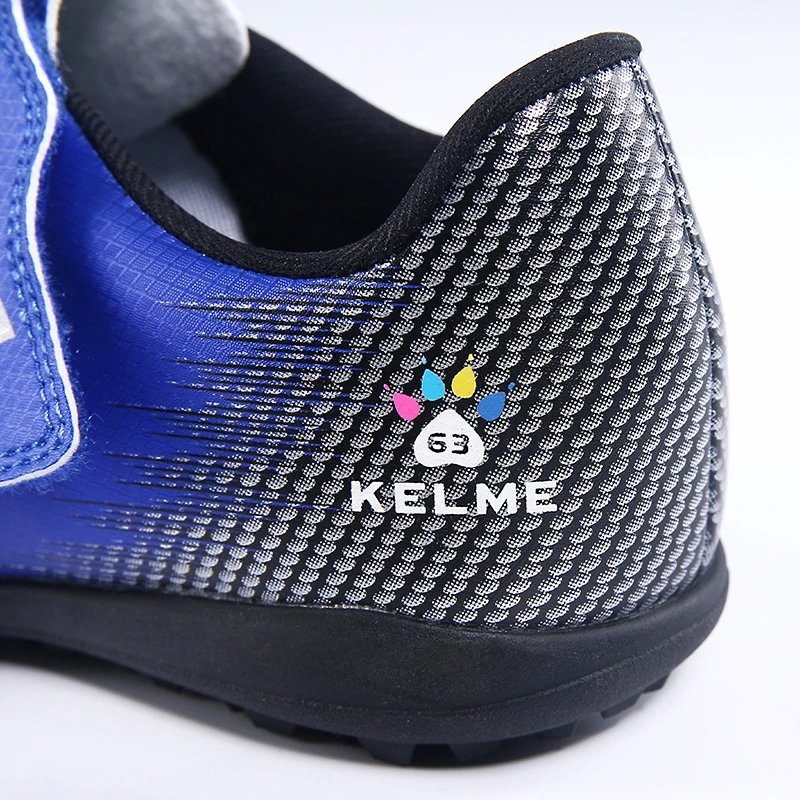 KELME Kids' Soccer Shoes Indoor Football Boots Original Men TF Soccer Cleats Professional Children's Soccer Futsals Sneakers