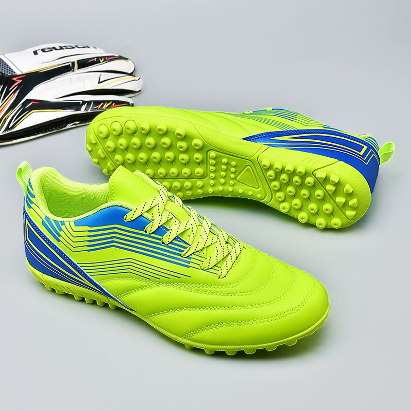 Experience performance with our ultra-lightweight Men's Pro Soccer Sneakers, tailored specifically for soccer professionals