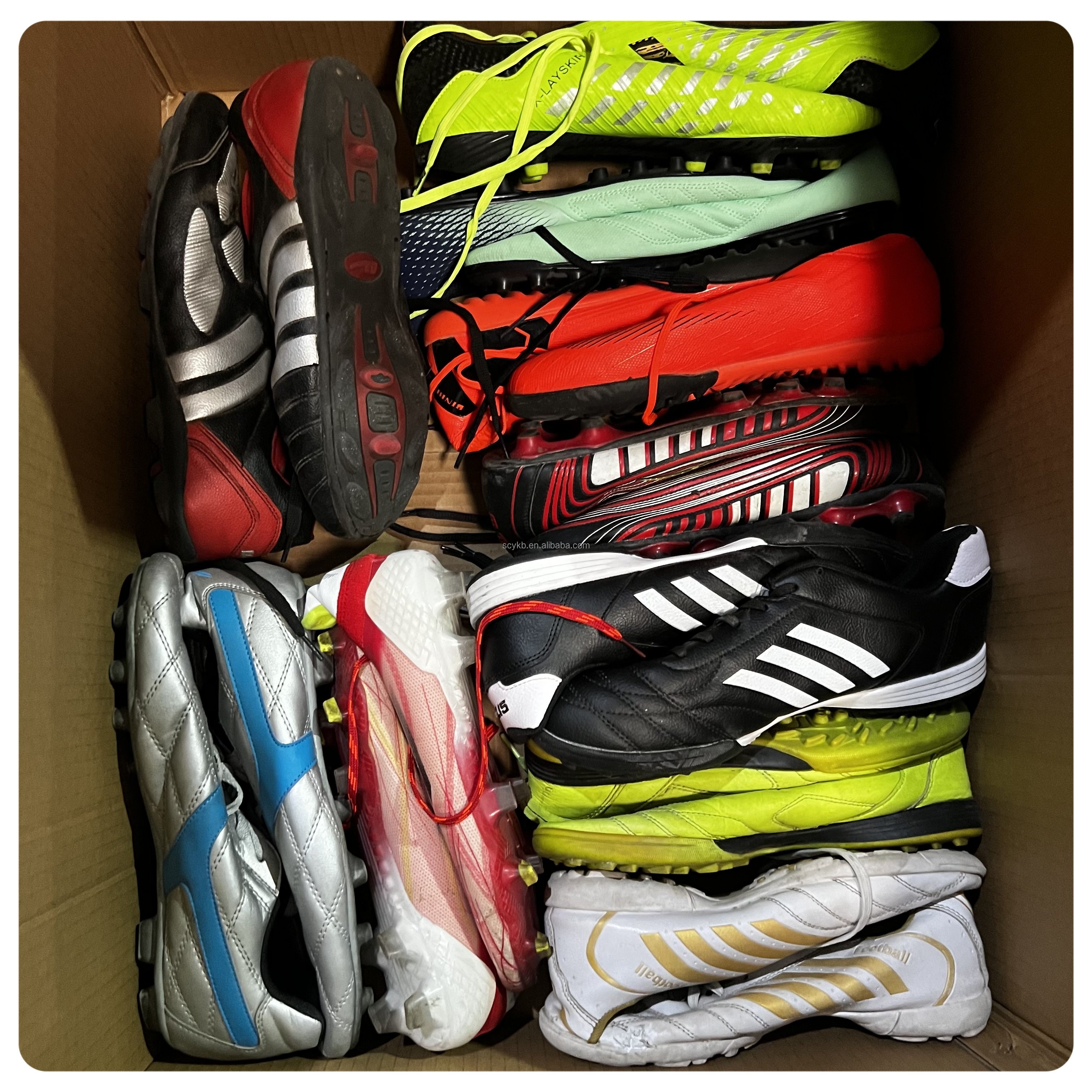 S24 Hot selling used Chinese brand soccer boots wholesale second hand women sports soccer shoes bales mixed brands
