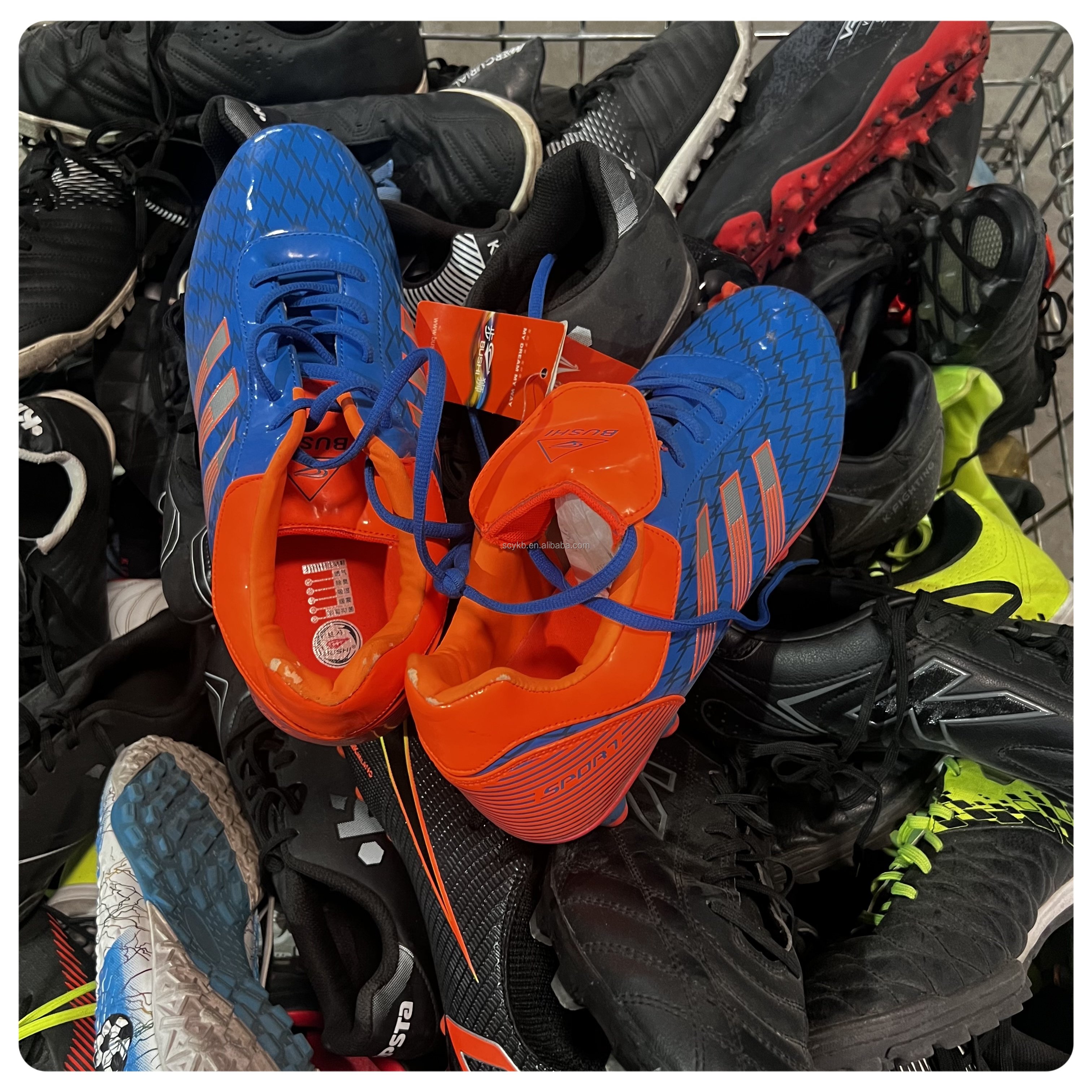 S24 Hot selling used Chinese brand soccer boots wholesale second hand women sports soccer shoes bales mixed brands