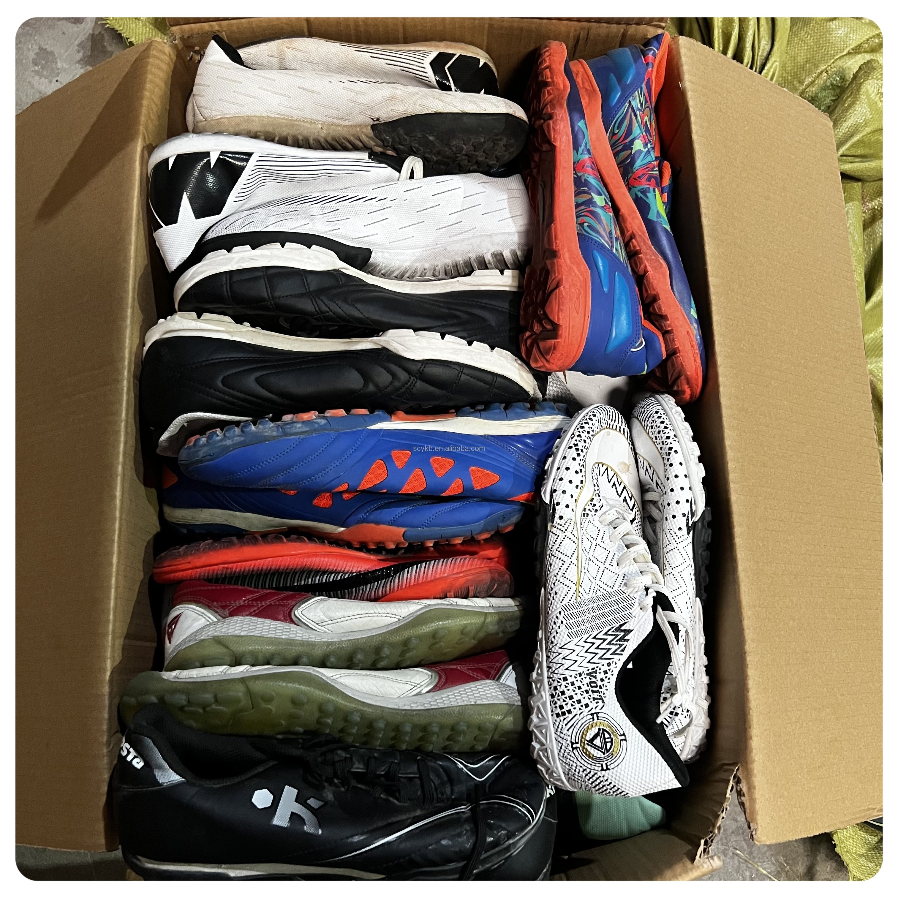 S24 Hot selling used Chinese brand soccer boots wholesale second hand women sports soccer shoes bales mixed brands