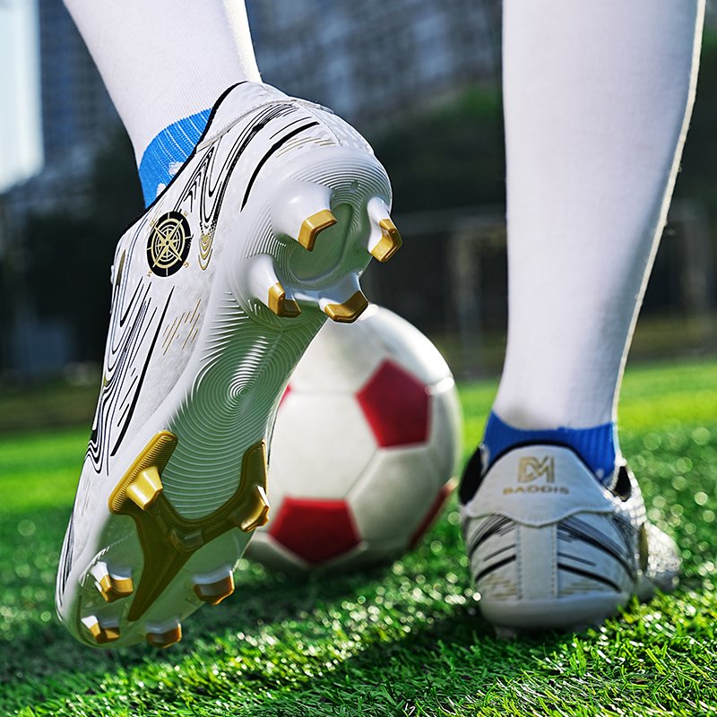New Arrival Breathable Youth Training Soccer Shoes Outdoor Sports Long Nail Football Shoes For Unisex