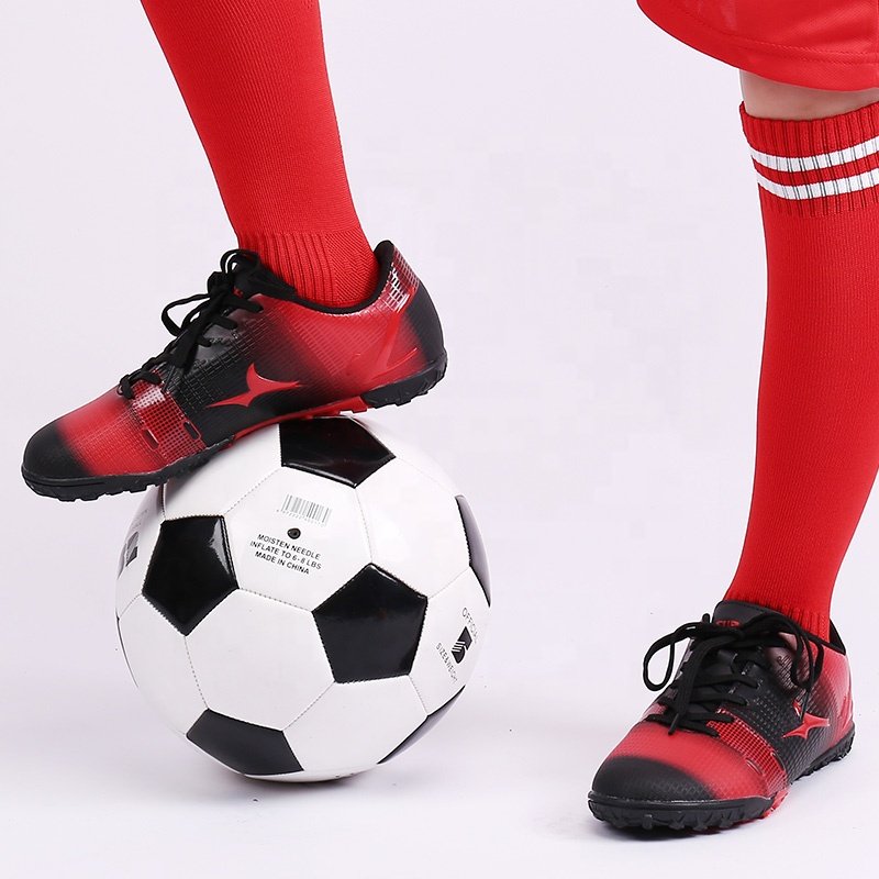 New Design High Quality Wear Resistant Soccer Shoes Comfortable Anti Skid Football Boots Shoes