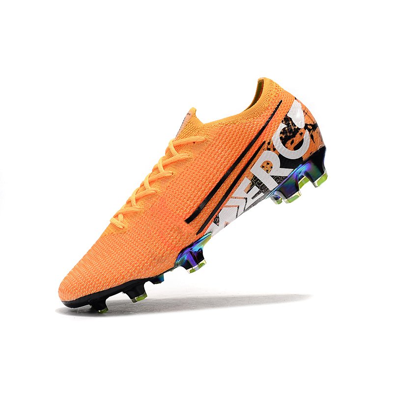 Wholesale Customized Men Football Shoes Popular Design Outdoor Soccer Shoes Sport Online soccer cleats Boots