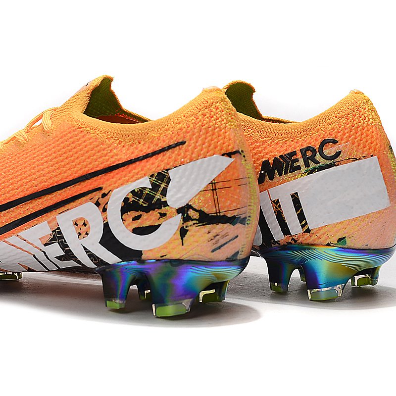 Wholesale Customized Men Football Shoes Popular Design Outdoor Soccer Shoes Sport Online soccer cleats Boots