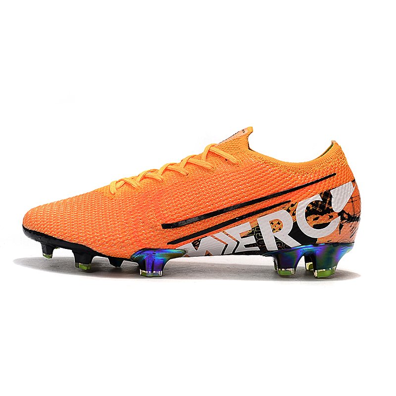 Wholesale Customized Men Football Shoes Popular Design Outdoor Soccer Shoes Sport Online soccer cleats Boots