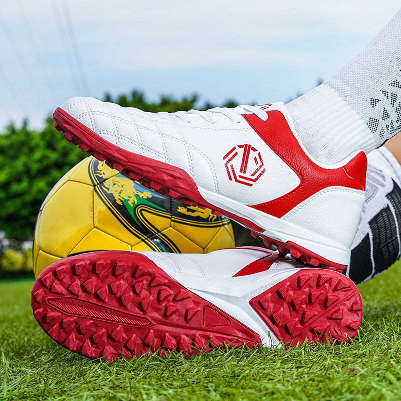 Manufacturer Wholesale Professional Fashion Sport Breathable Football Boots Customize Original Man Women Soccer Shoes
