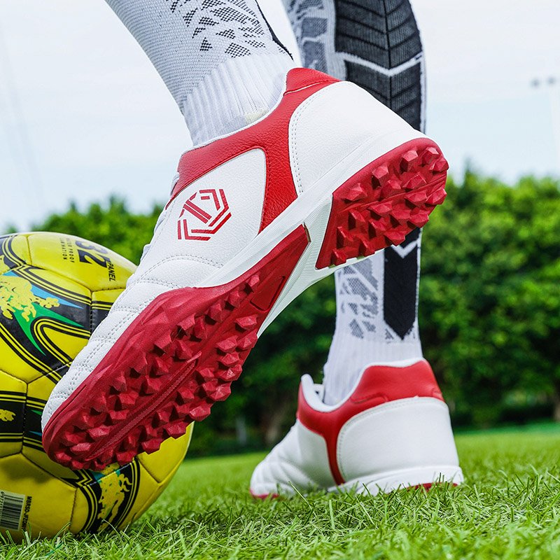 Manufacturer Wholesale Professional Fashion Sport Breathable Football Boots Customize Original Man Women Soccer Shoes