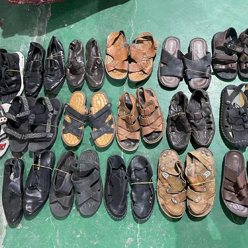 Wholesale Second-Hand Unisex Football Shoes Original Wholesale Used Shoes Bales Soccer Leather Canvas Cotton Rubber/EVA/PVC Baby