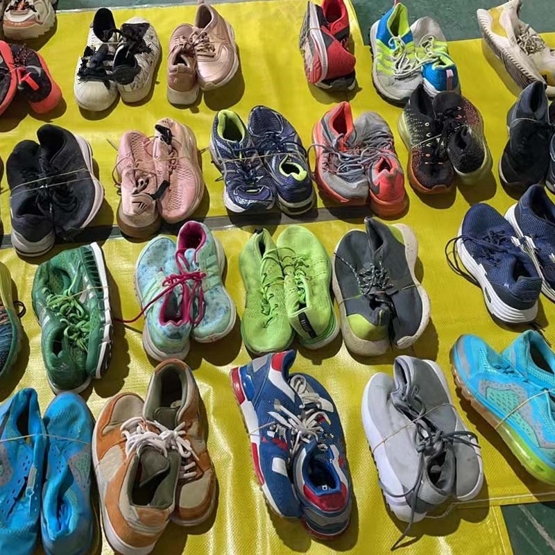 men used sneakers shoes kids sandals and shoes second hand used soccer boots original