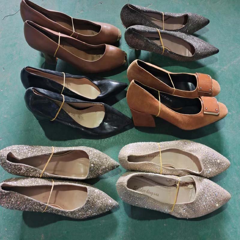 men used sneakers shoes kids sandals and shoes second hand used soccer boots original