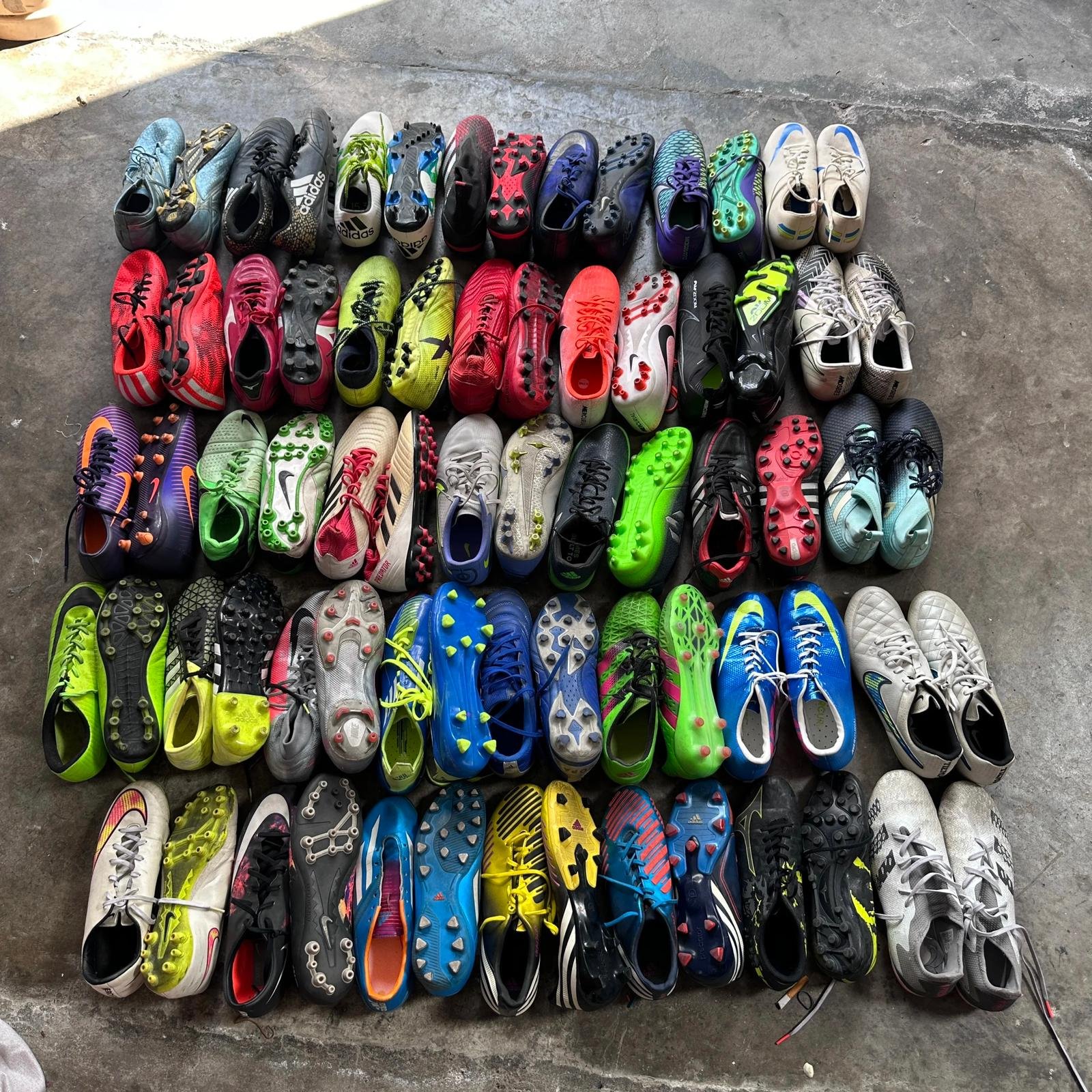Second Hand Mixed Soccer Boots Bales Genuine Leather Lining Multiple Seasons Customizable Material Multiple Genuine Cheap US