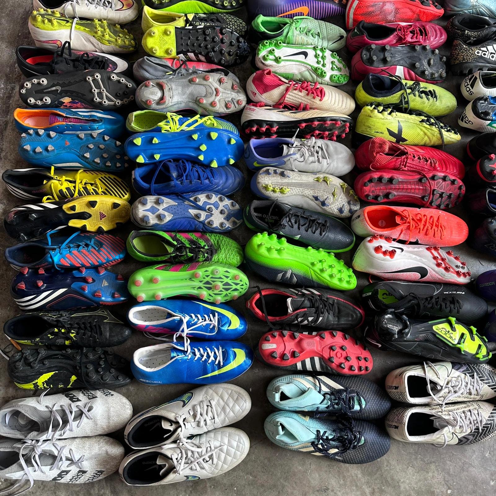 Second Hand Mixed Soccer Boots Bales Genuine Leather Lining Multiple Seasons Customizable Material Multiple Genuine Cheap US