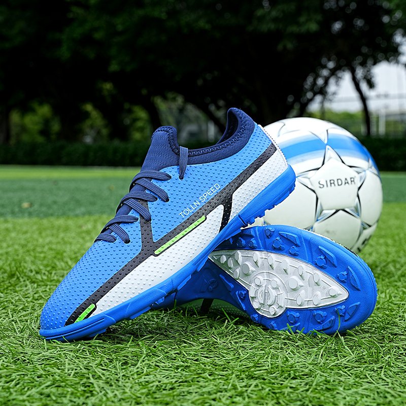 Upgrade Your Game Wardrobe Instantly with Our Exclusive, High-End Sneakers, Specifically Designed for Men's Professional Soccer
