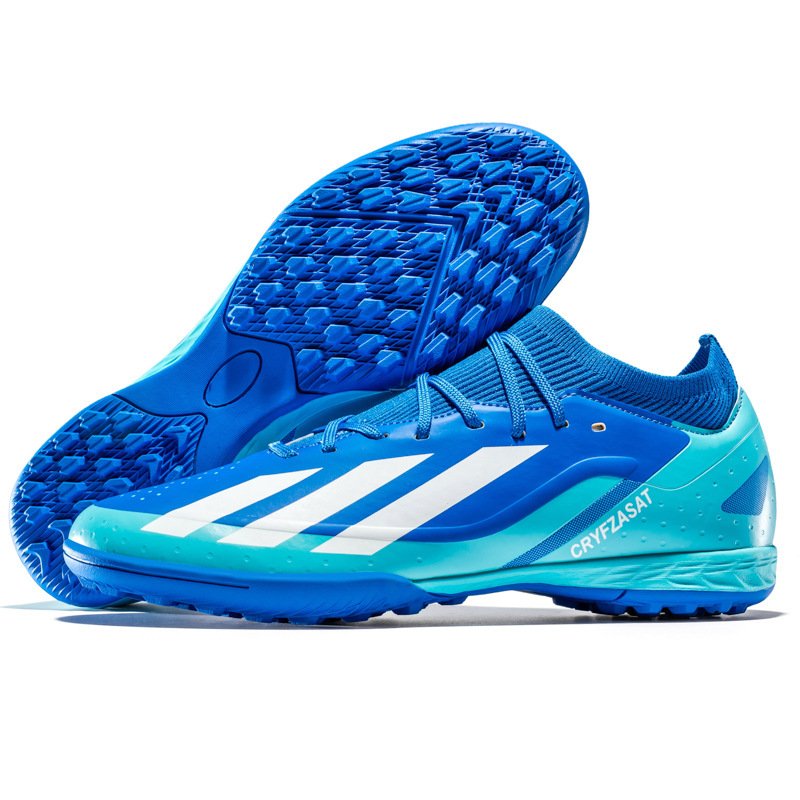 Wholesale of football shoes low-priced football boots